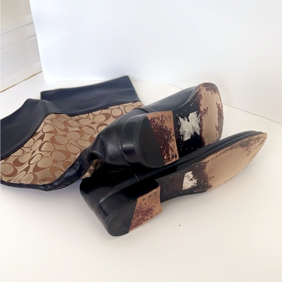 Used coach signature style boots - Picture 7 of 8